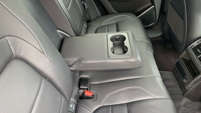 Jaguar F-Pace 2.0 D200 R-Dynamic Black 5dr Auto AWD Diesel Estate